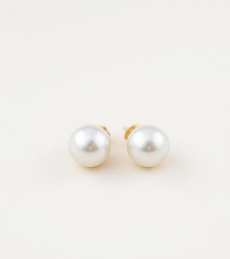Belgravia Pearl Studs